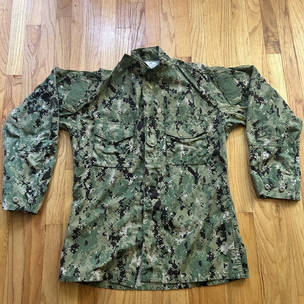 AOR2 camo tactical combat shirt size M xlong